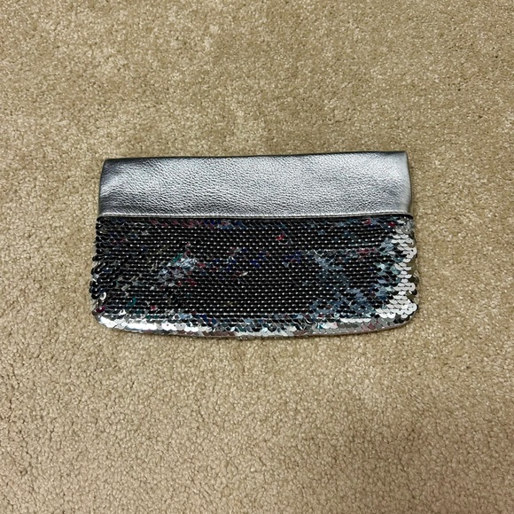 Coach silver leather and sequin zipper clutch new without tags - Picture 2 of 2